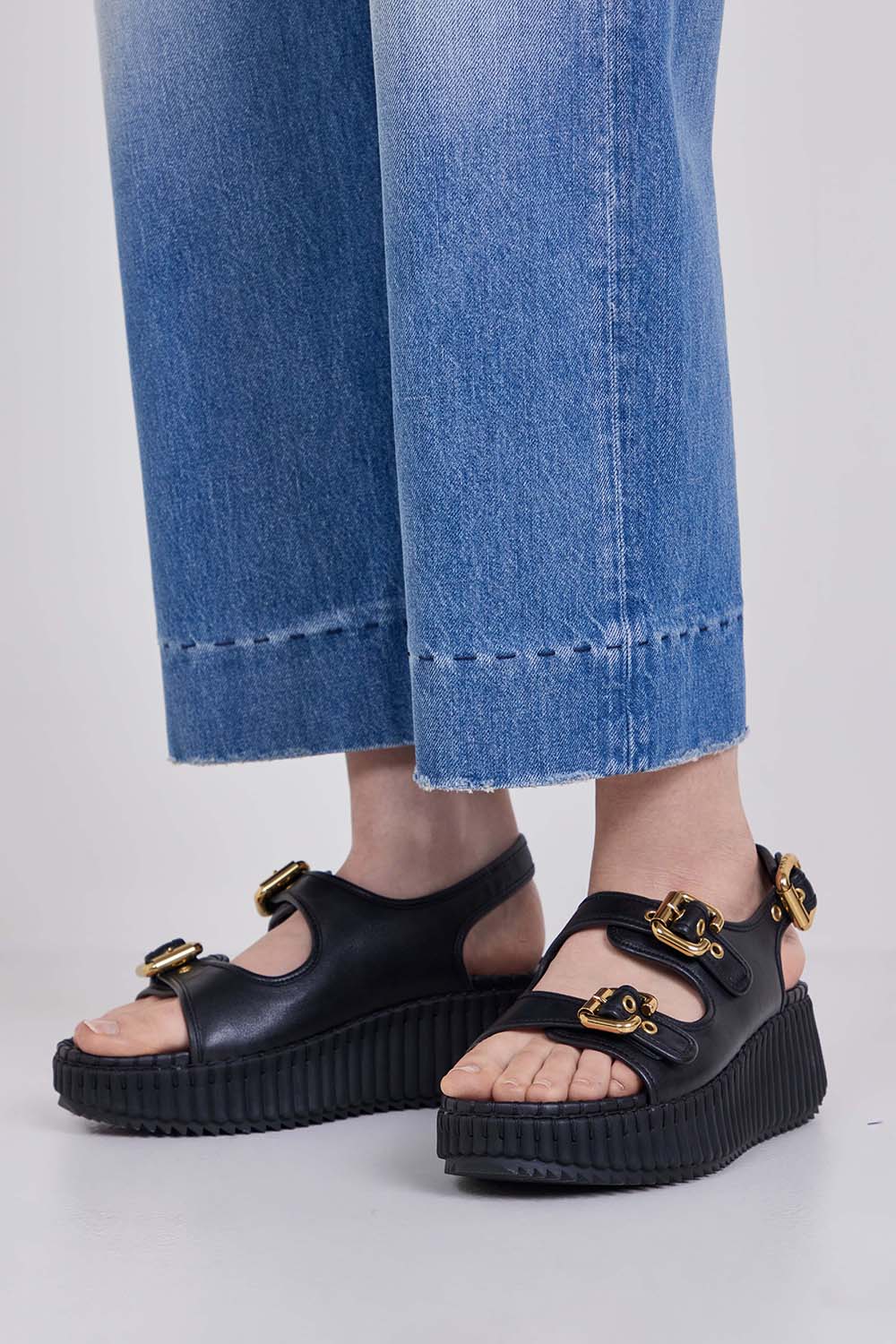 סנדלי פלטפורמה